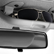 Glasses holderThe Logan MCV also has a glasses holder*, located near the central rear view mirror.* depending on version